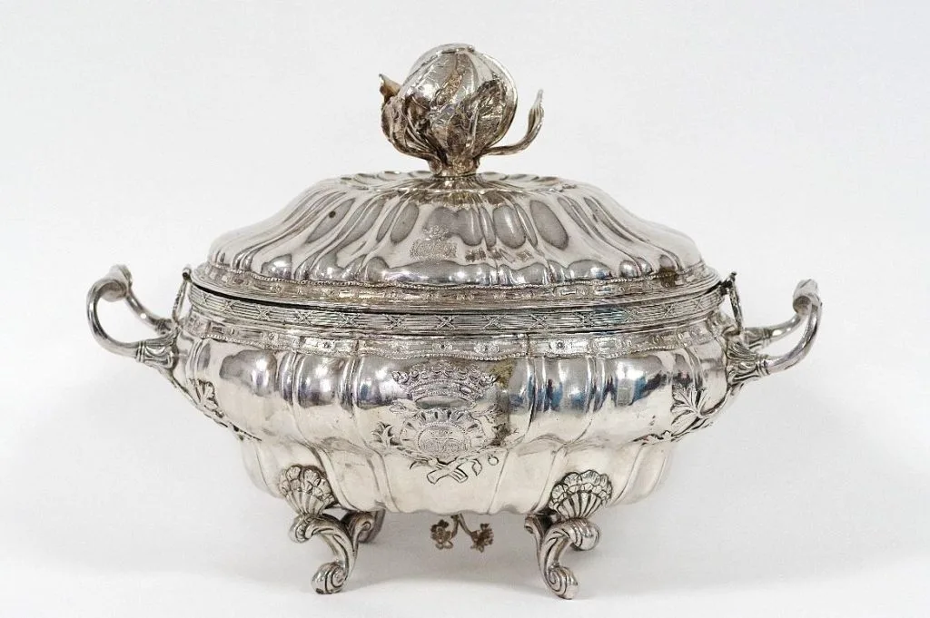 Soupière en argent des années 1770