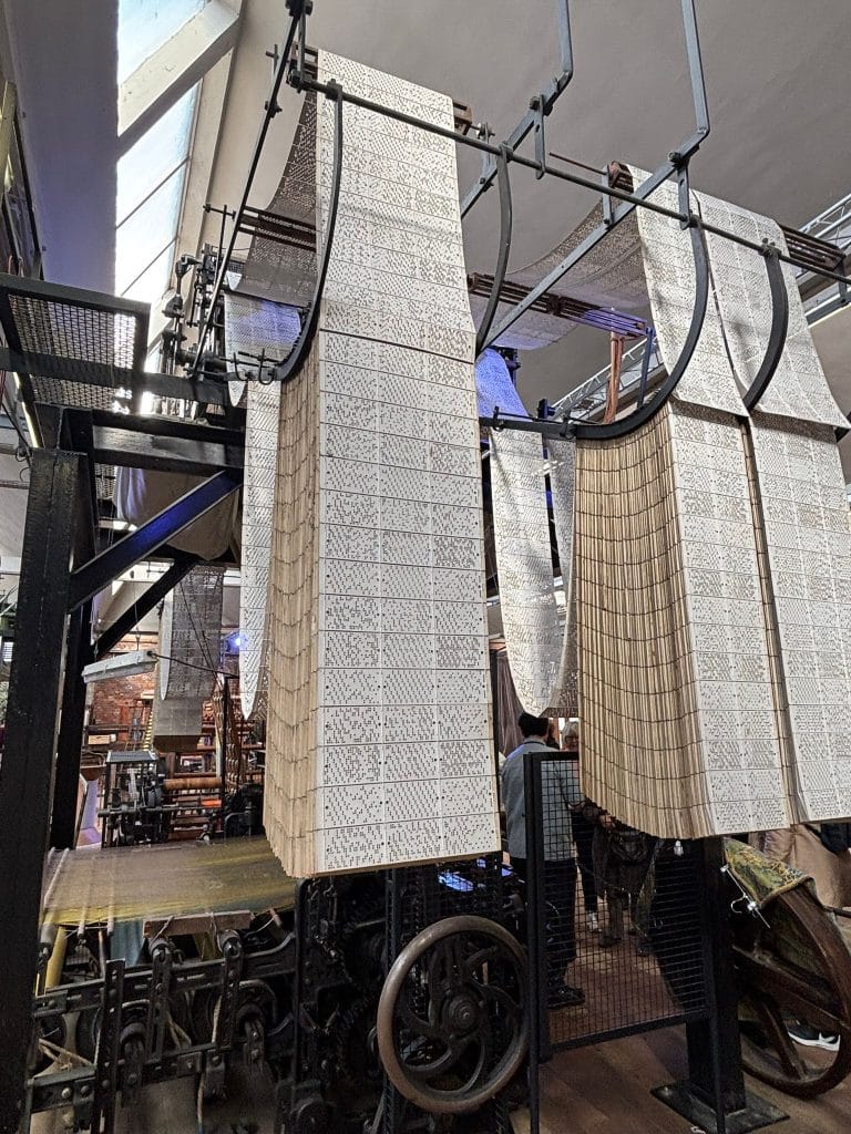 Les programmes perforés pour tissage