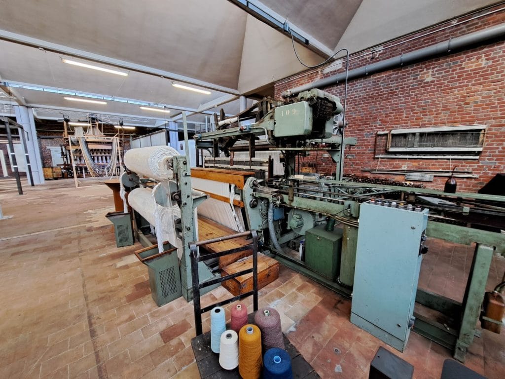 Métier-à-tisser-velours