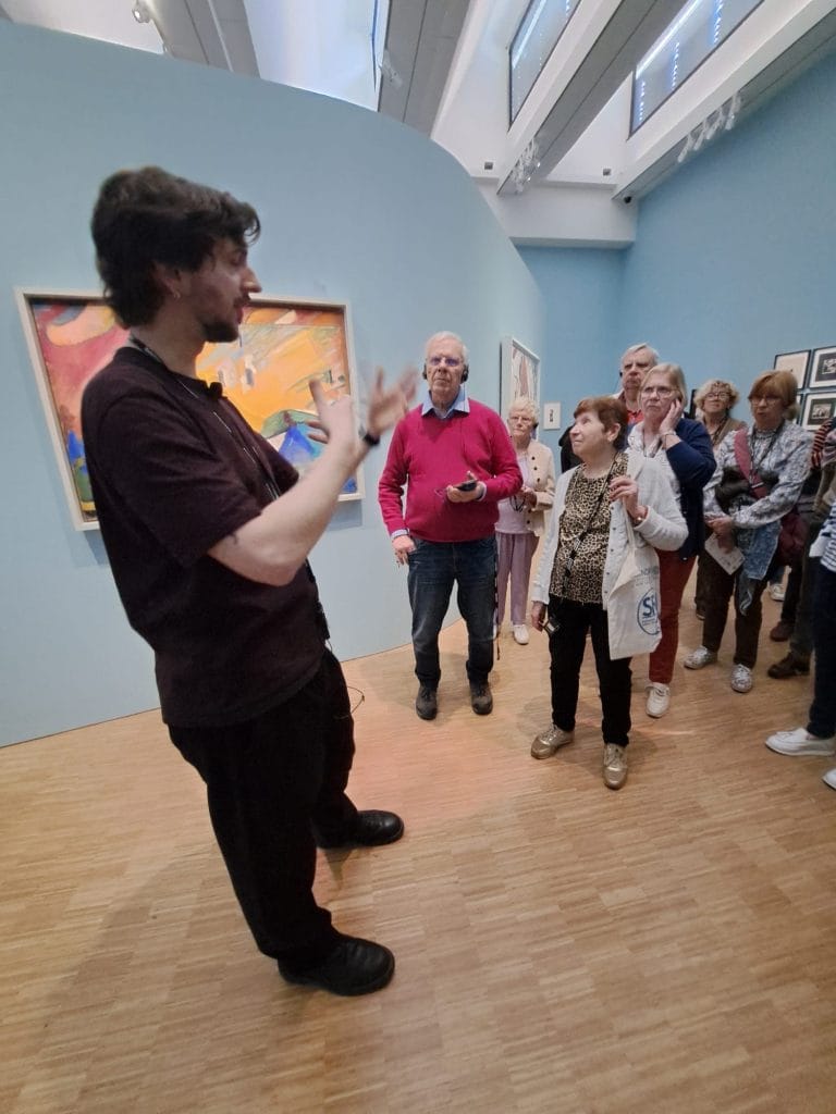 groupe avec le guide expo Kandinsky