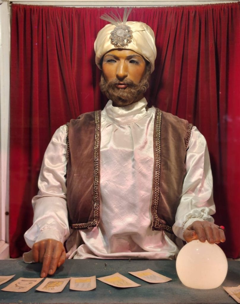 musee fete foraine Automate diseur de bonne aventure 4