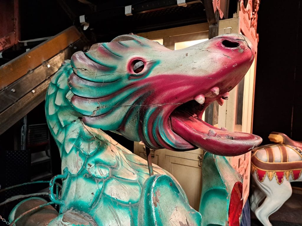 musee fete foraine Tete de dragon XIX