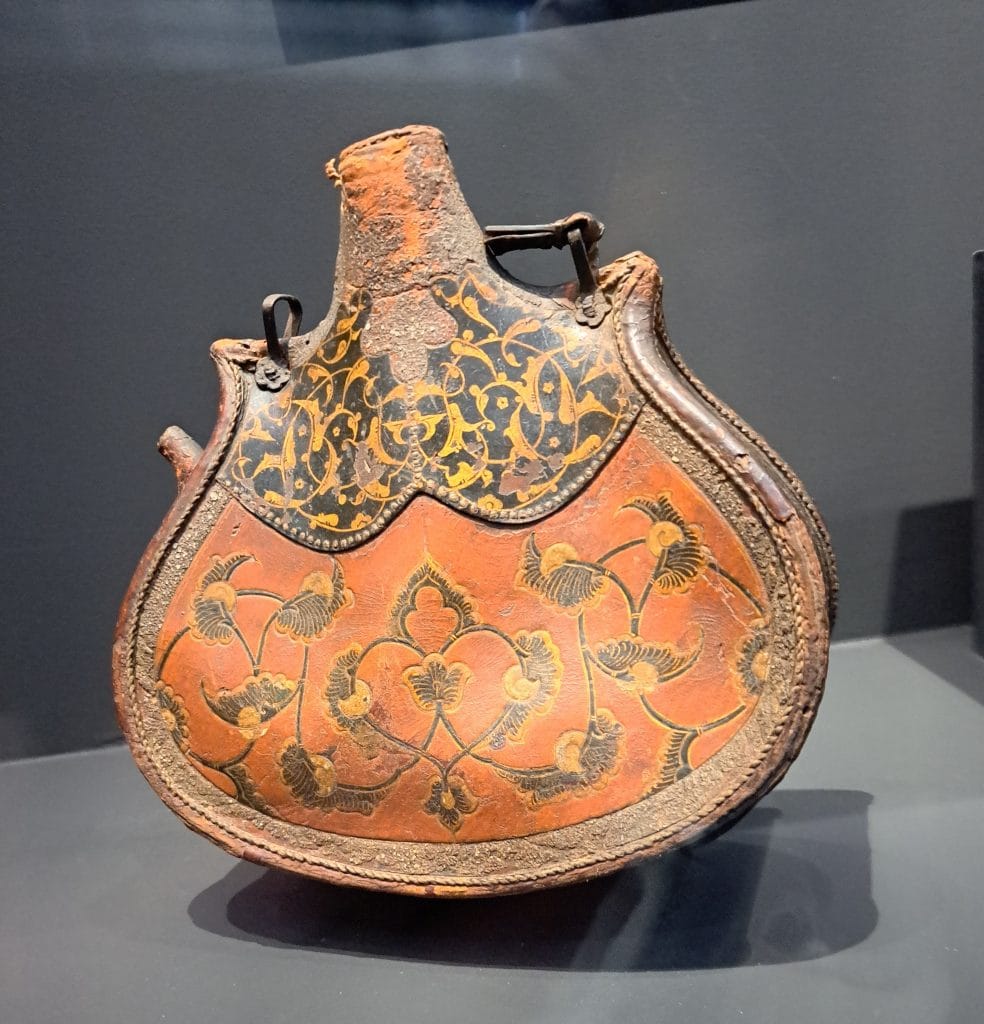 Gourde-en-cuir-empire-Ottoman-1500