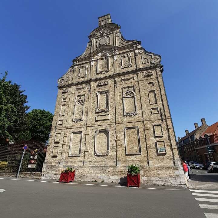 2 Bergues Le Musée du Mont-de-Piété AC