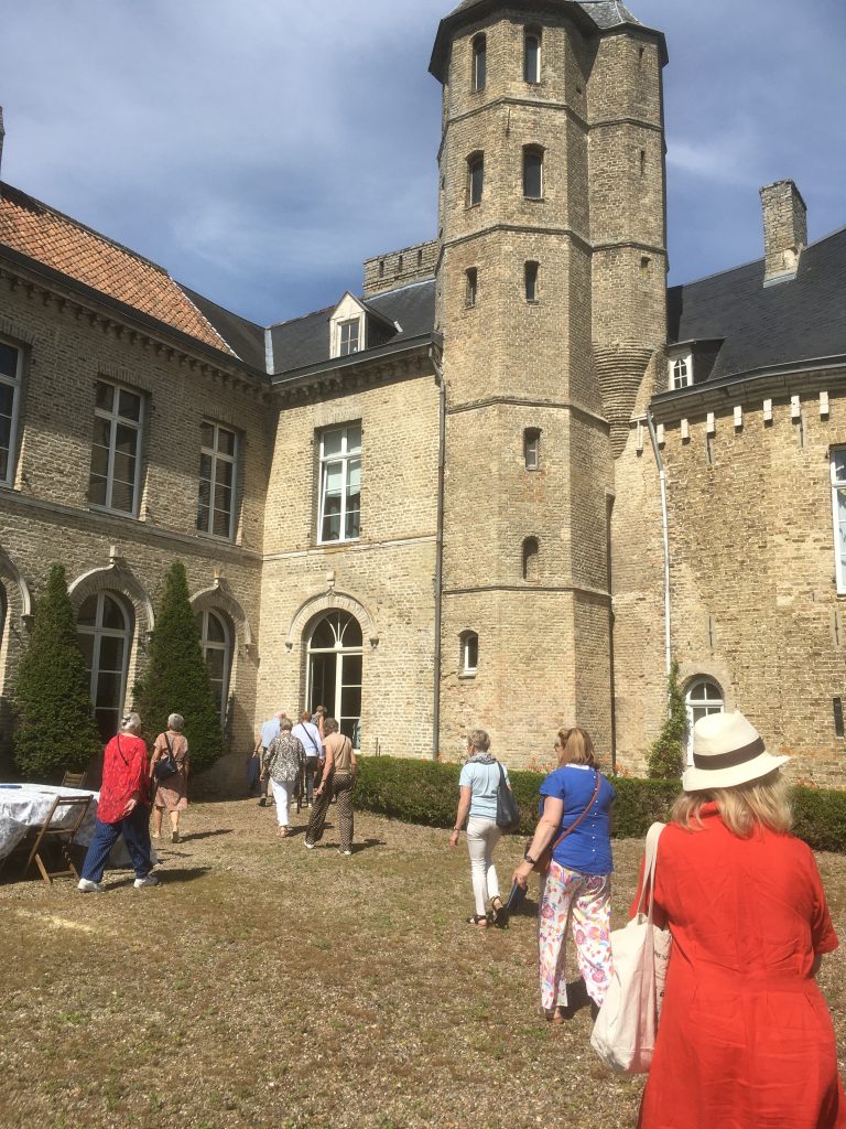 Le château vu de la grande terrasse