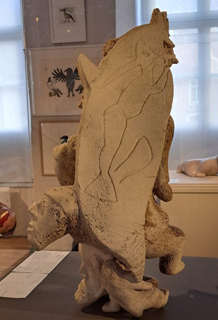 Cosmologie Inuit- Os de baleine