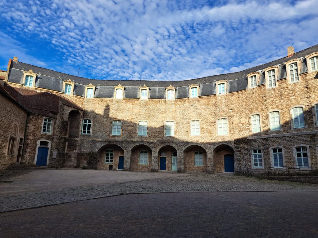 Cour intérieure Château comtal