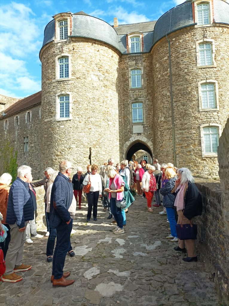 Double tour d'entrée Château comtal